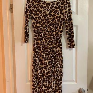Leopard bodycon 3/4 sleeve dress.
